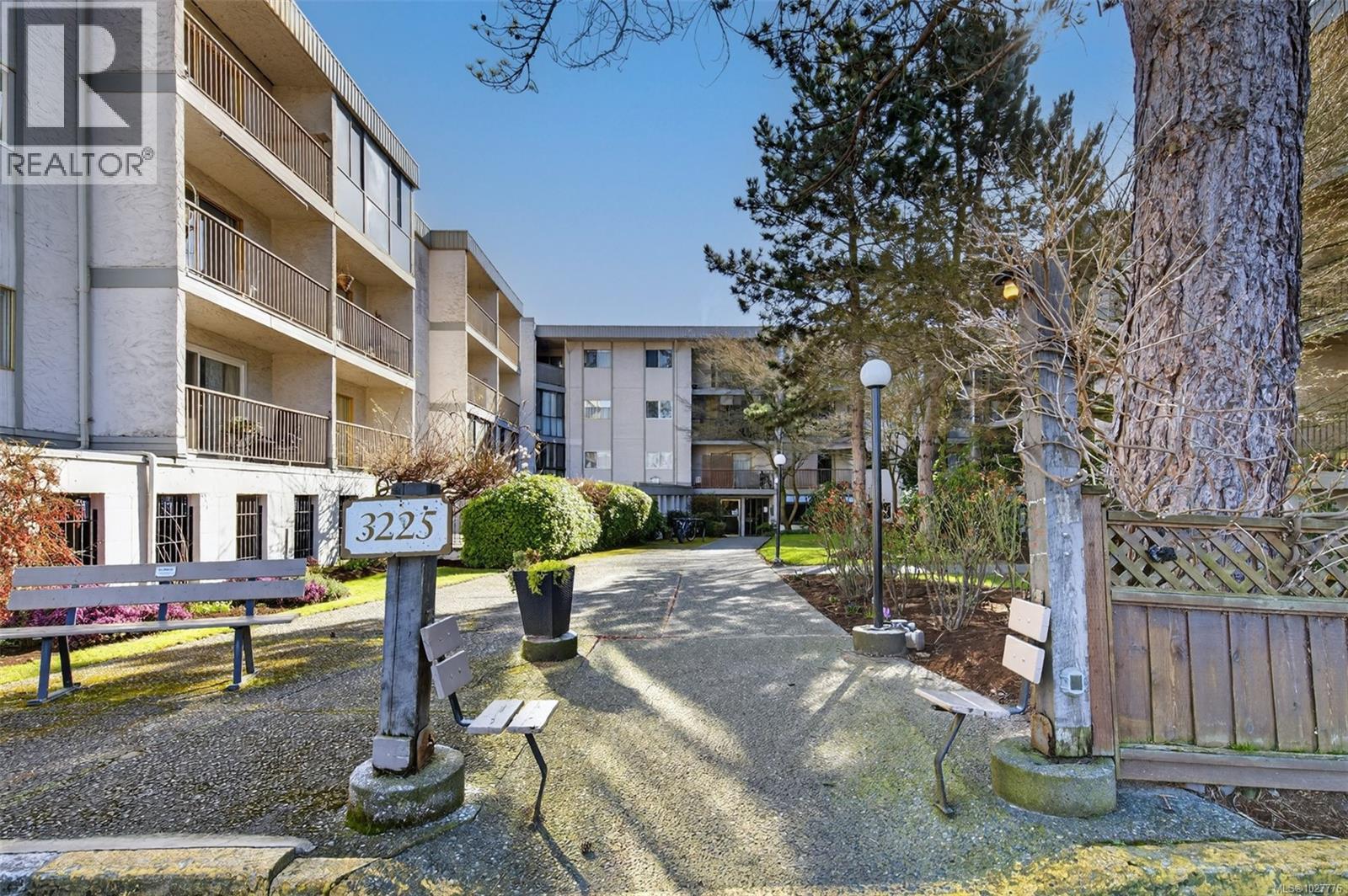 323 3225 Eldon Place, Saanich