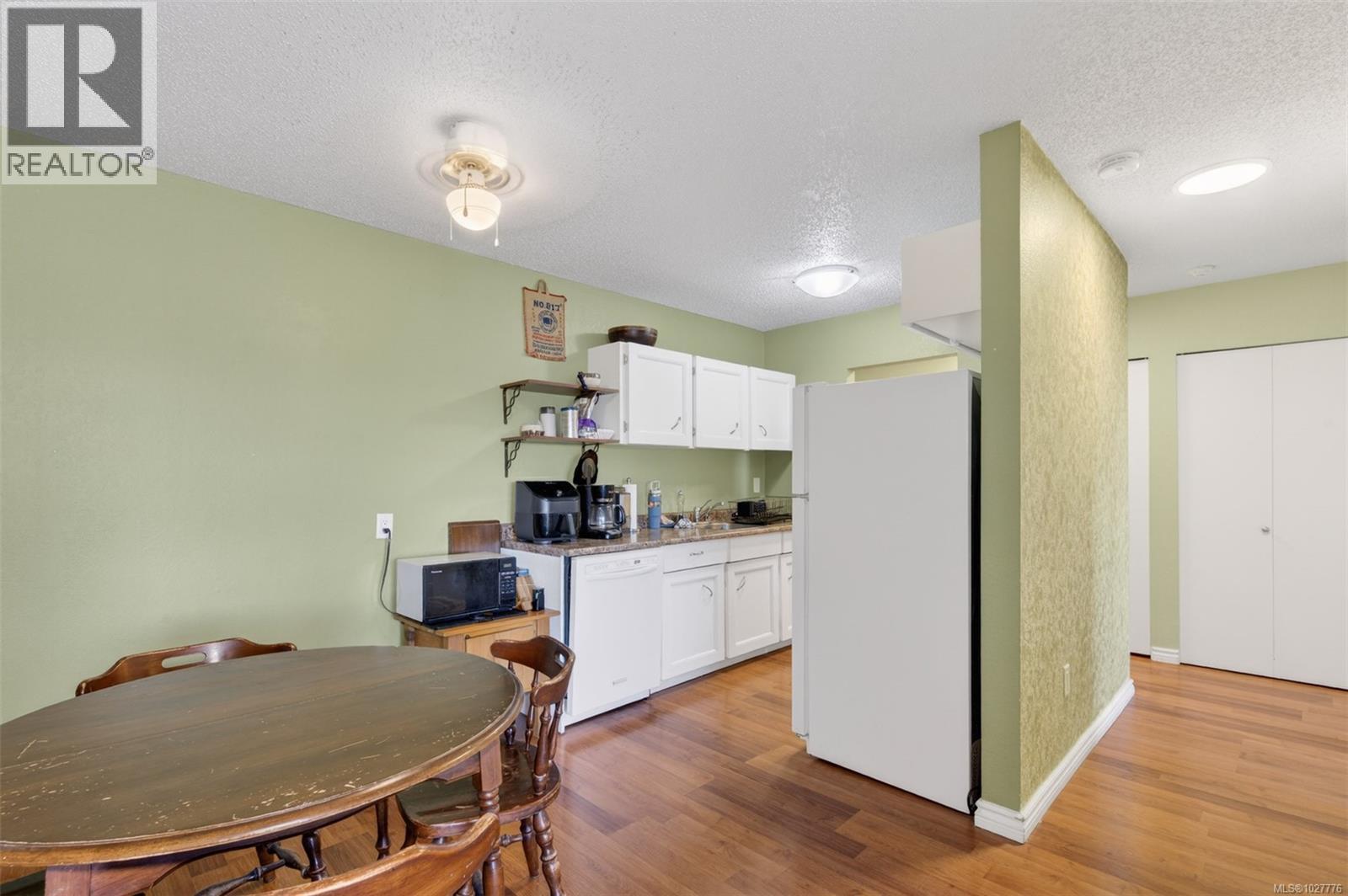 323 3225 Eldon Place, Saanich