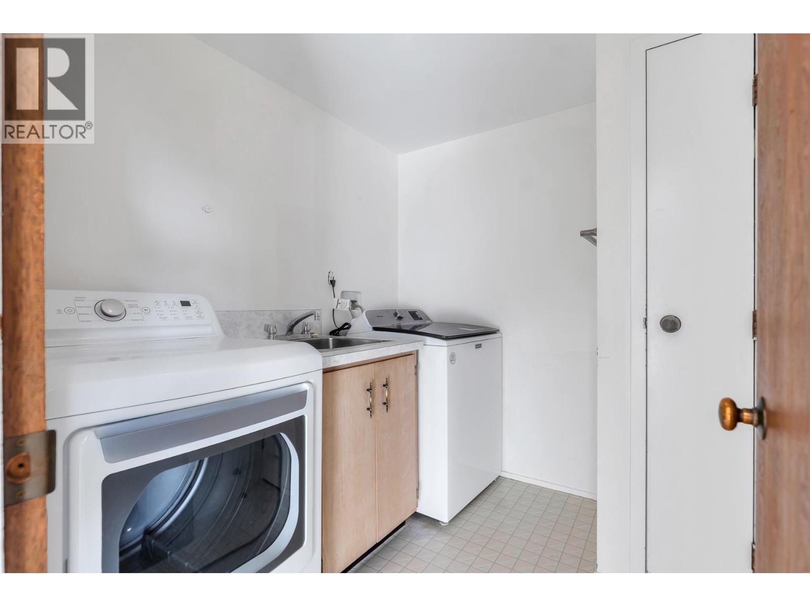 201 845 CHILCO STREET, Vancouver