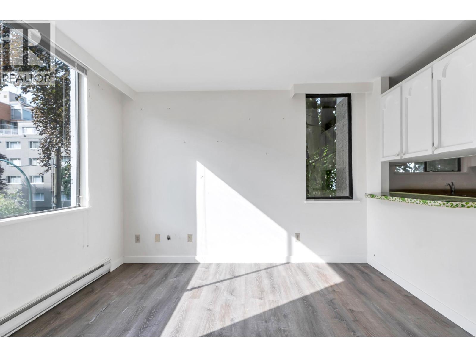 201 845 CHILCO STREET, Vancouver