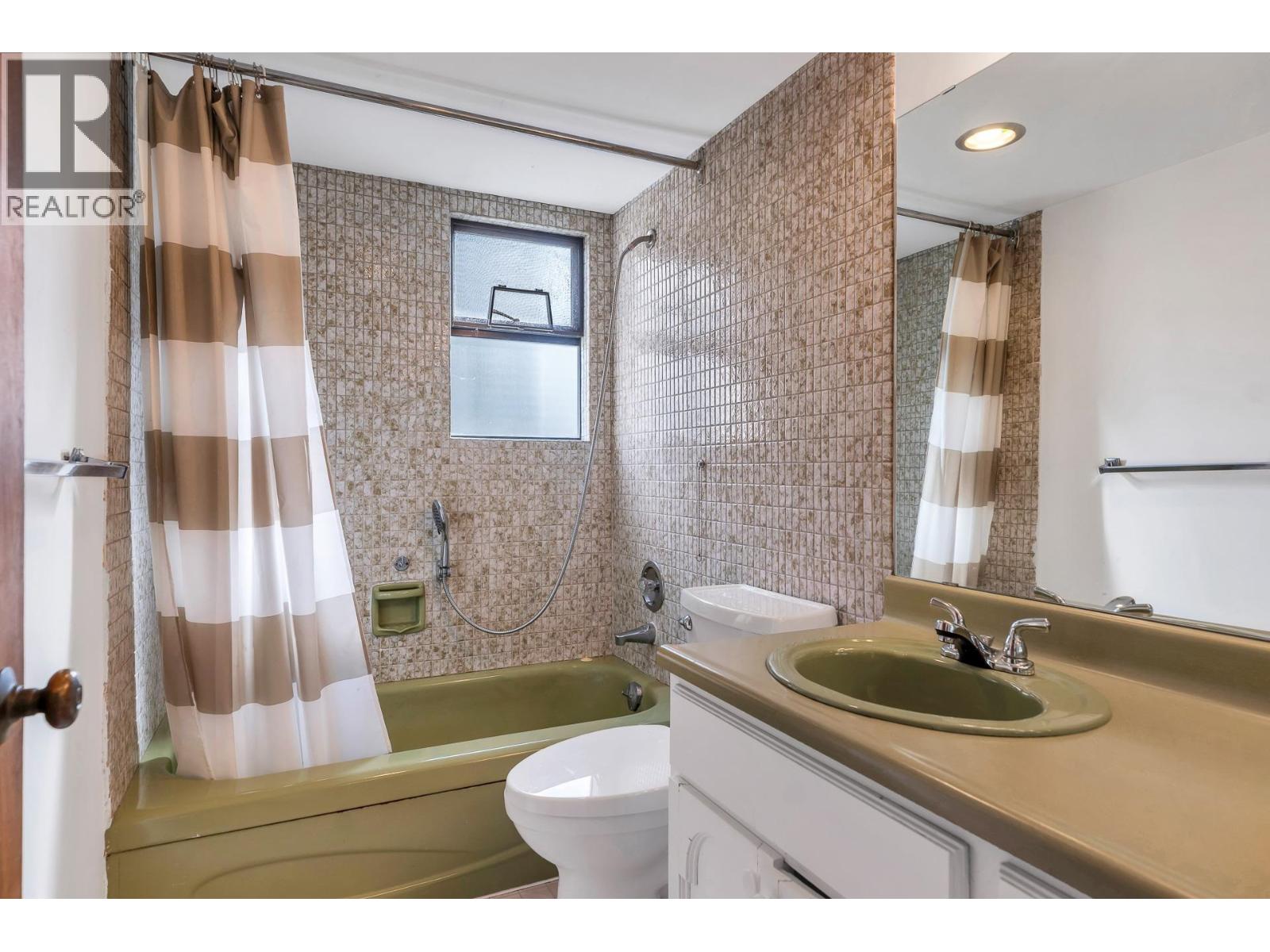 201 845 CHILCO STREET, Vancouver