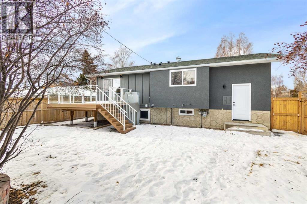 
          198 Silver Brook Road Northwest
            <br/>
            <span>Calgary</span>
            , 
            <span>AB</span>
             <span>T3B3J1</span>
         - Photo 35