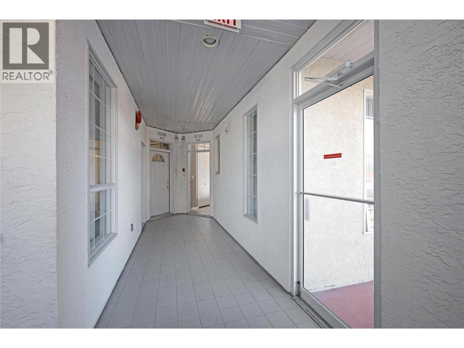 #1010A 5052 RIVERVIEW ROAD - 34