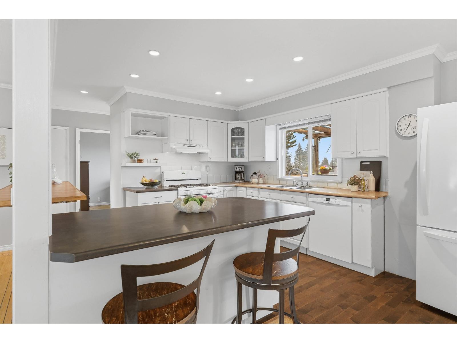 1350 FINLAY STREET, White Rock