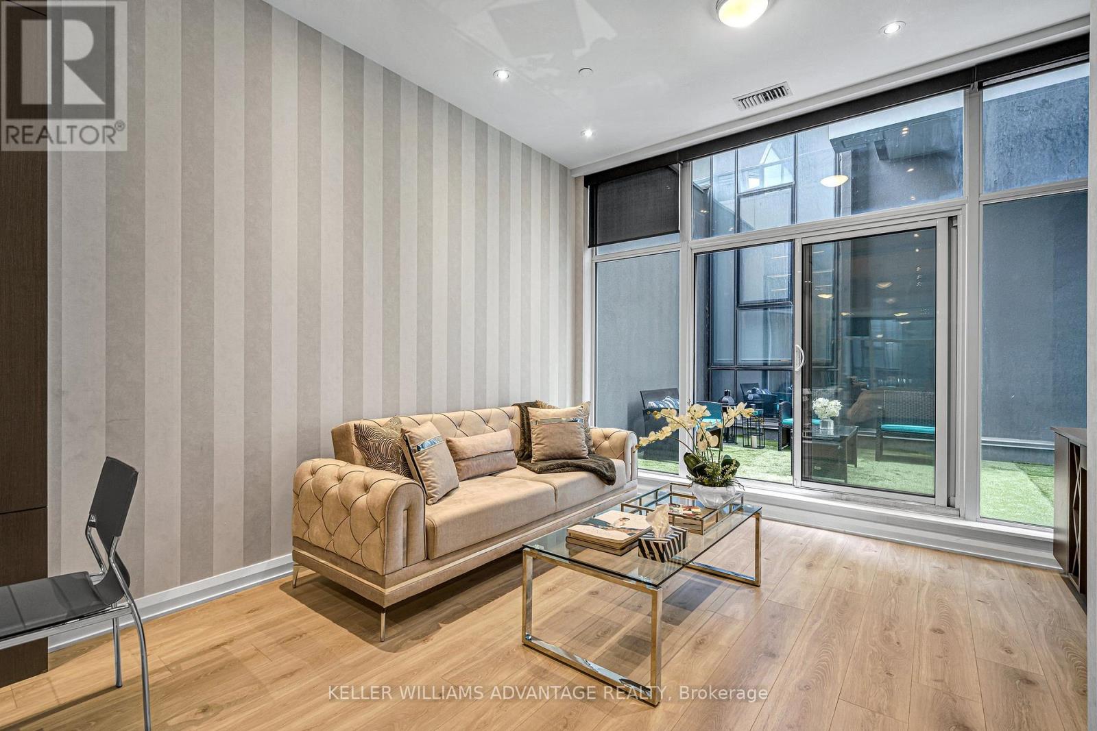 #304 155 YORKVILLE AVENUE - 13