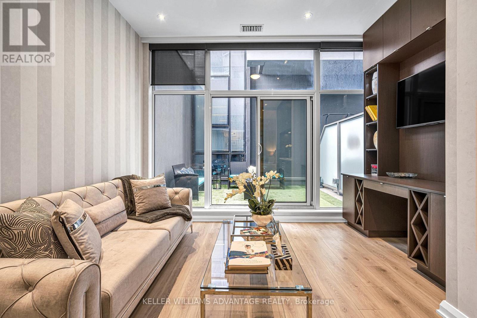 #304 155 YORKVILLE AVENUE - 15