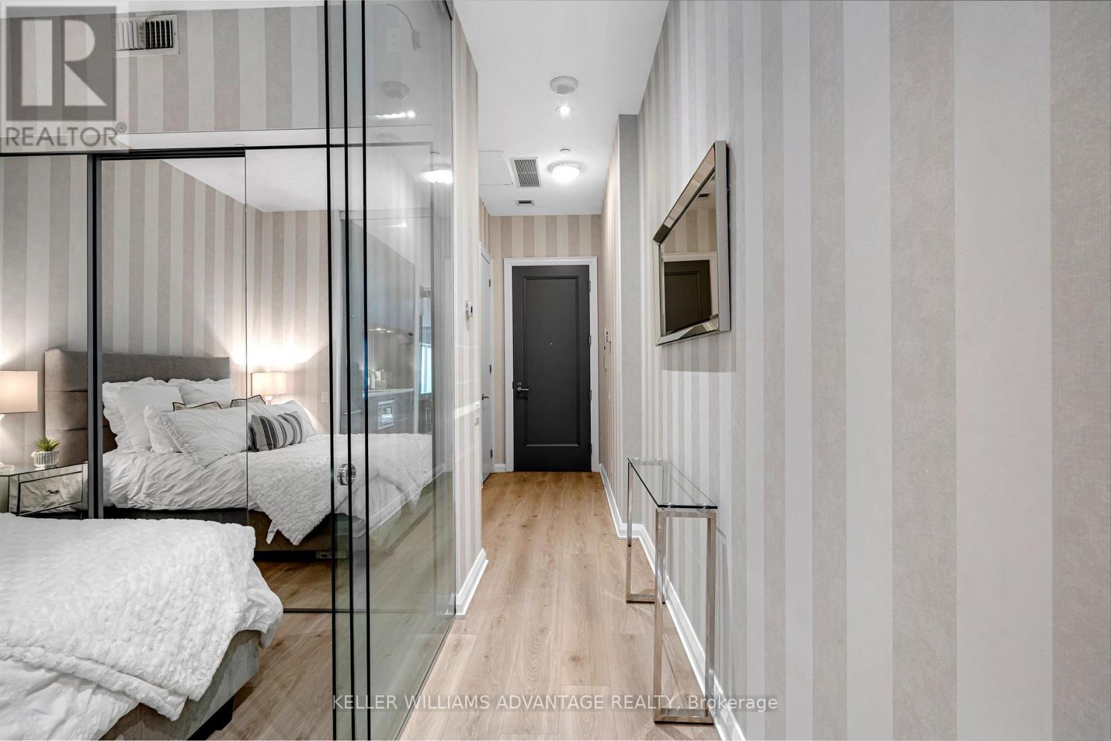 #304 155 YORKVILLE AVENUE - 2