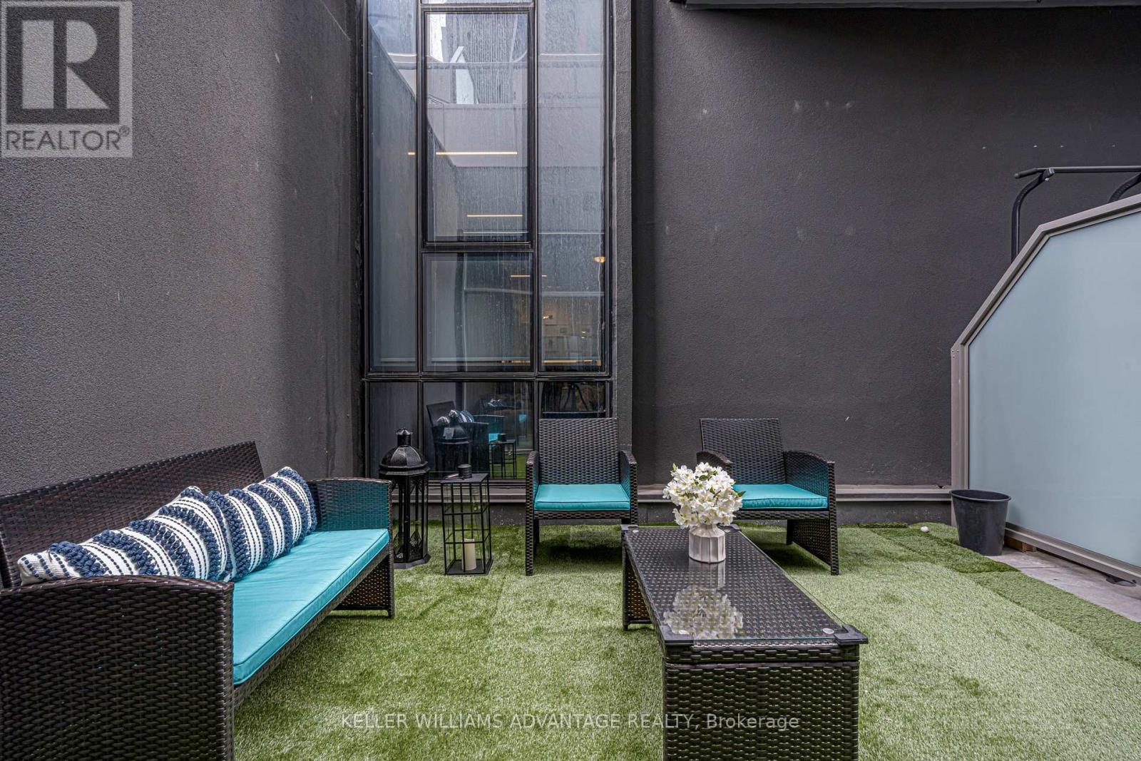 #304 155 YORKVILLE AVENUE - 20