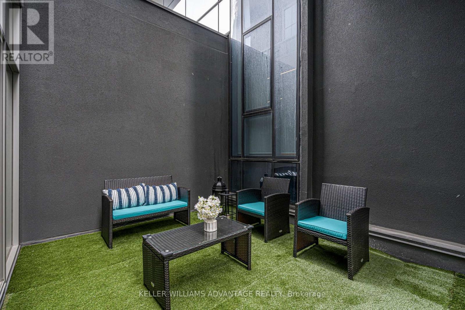 #304 155 YORKVILLE AVENUE - 21