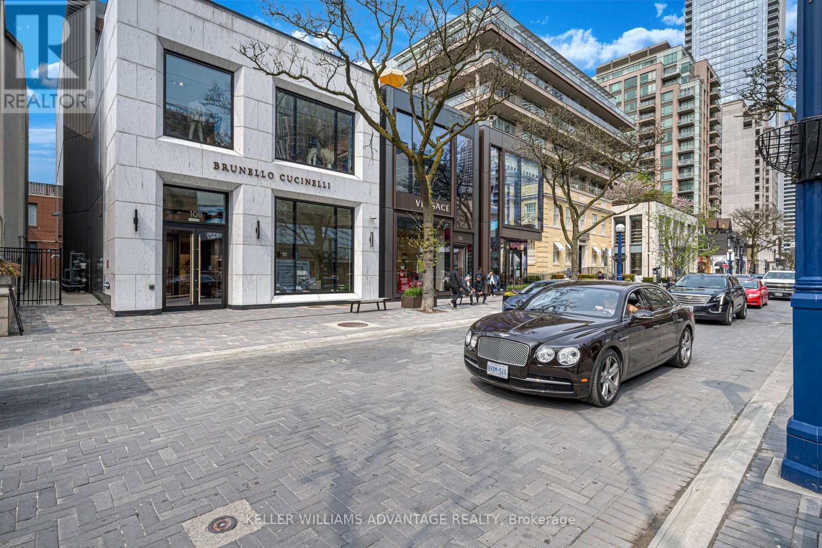 #304 155 YORKVILLE AVENUE - 29