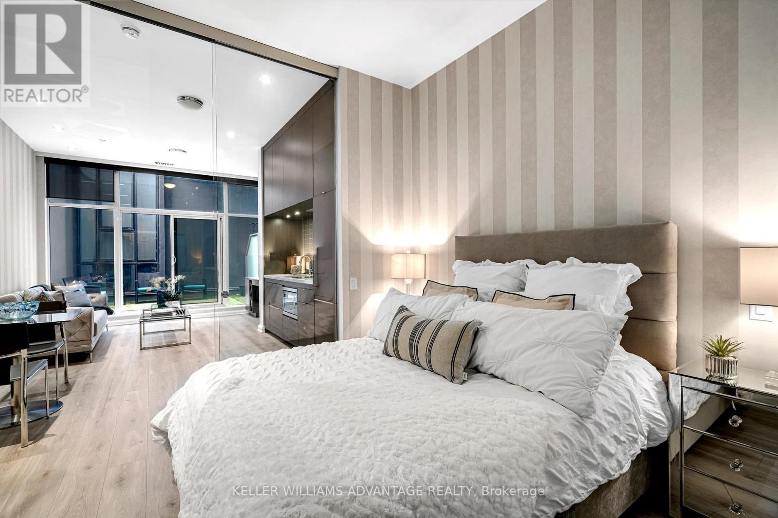 #304 155 YORKVILLE AVENUE - 5