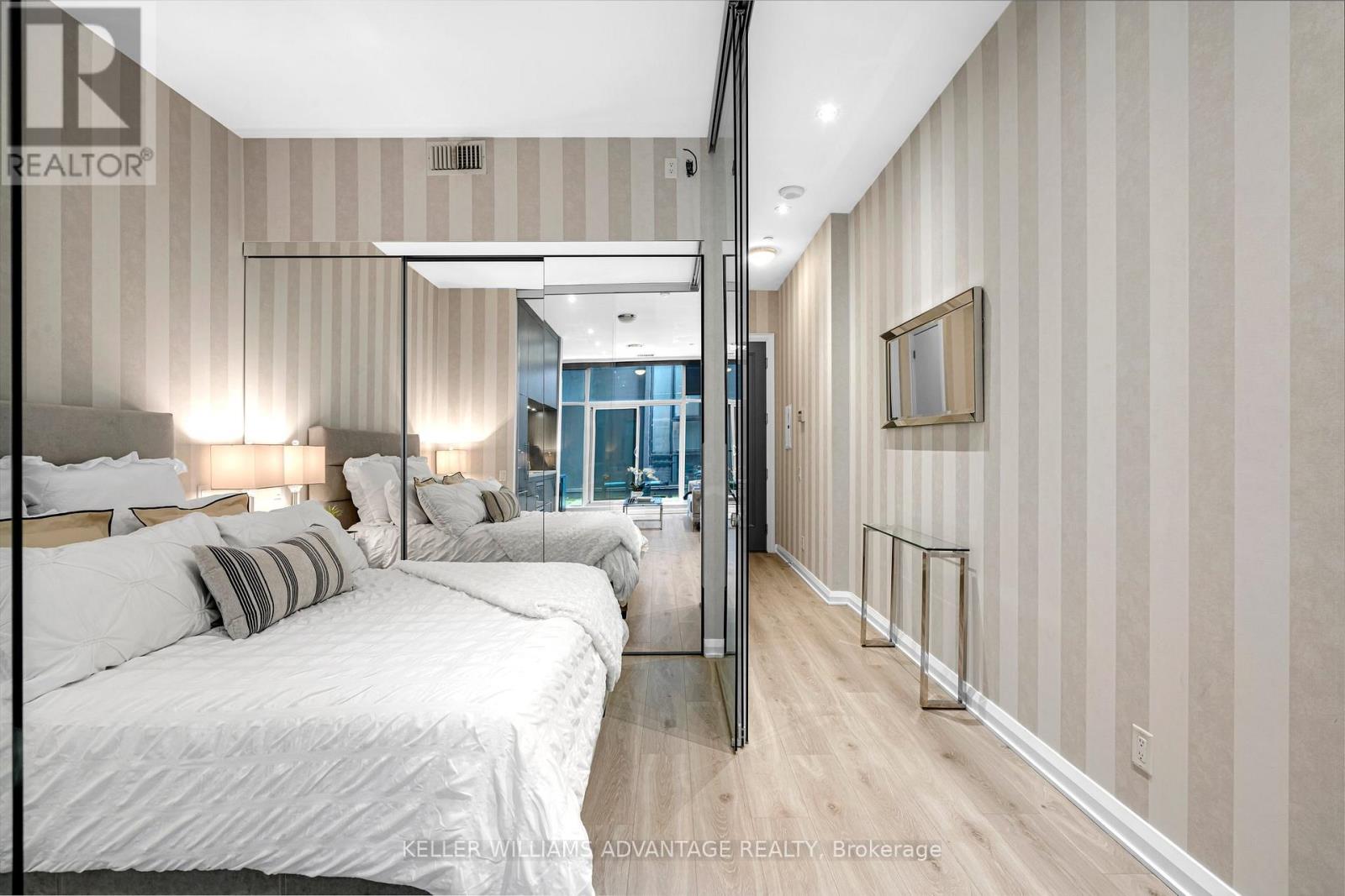 #304 155 YORKVILLE AVENUE - 6