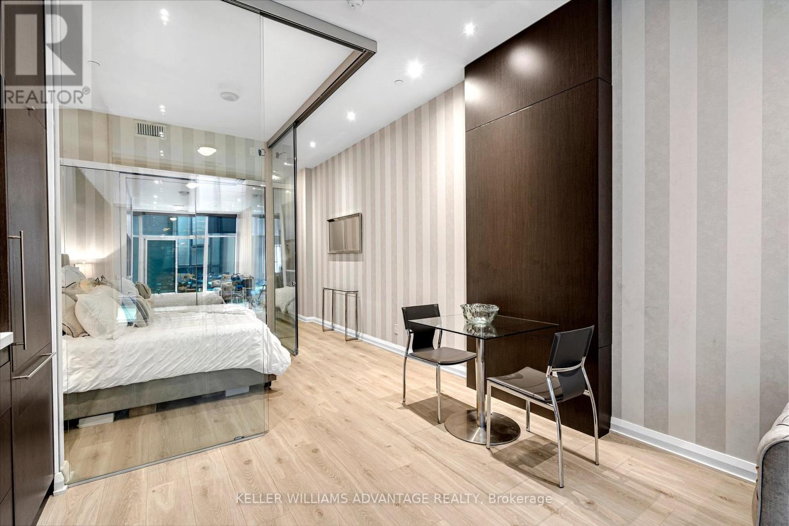 #304 155 YORKVILLE AVENUE - 7