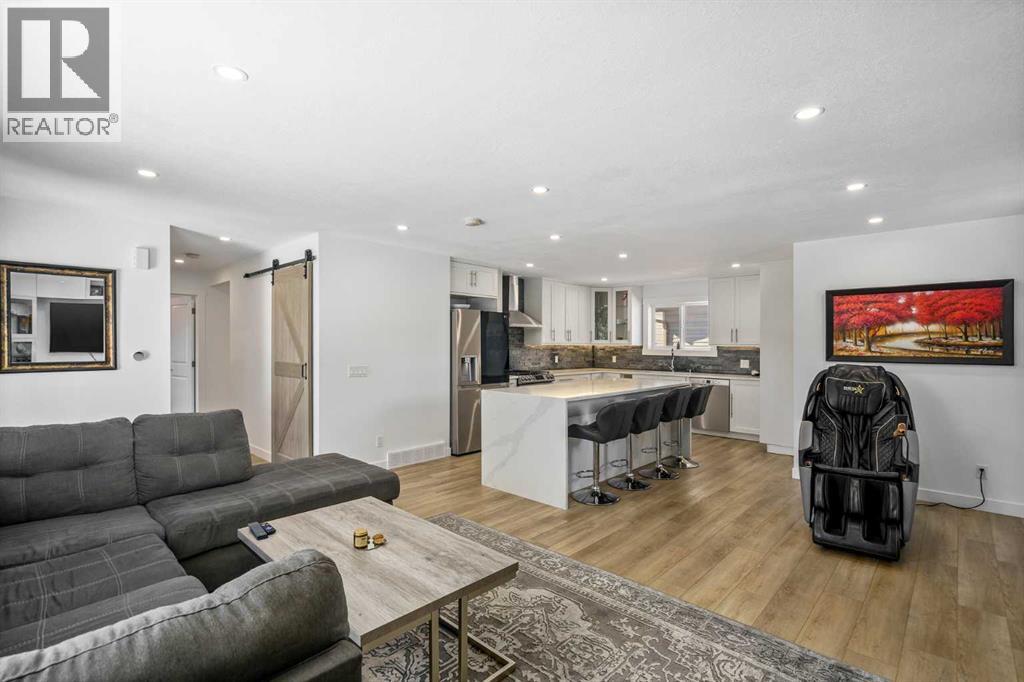 Single Family House Bungalow for Sale in  Silvercreek Close NW Silver Springs Calgary 