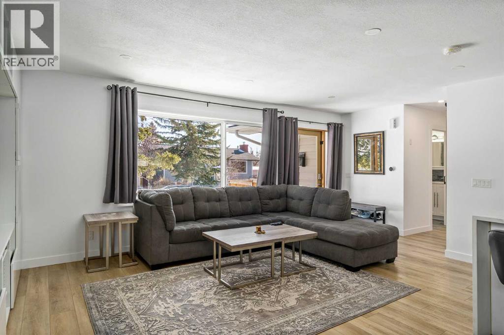 Single Family House Bungalow for Sale in  Silvercreek Close NW Silver Springs Calgary 