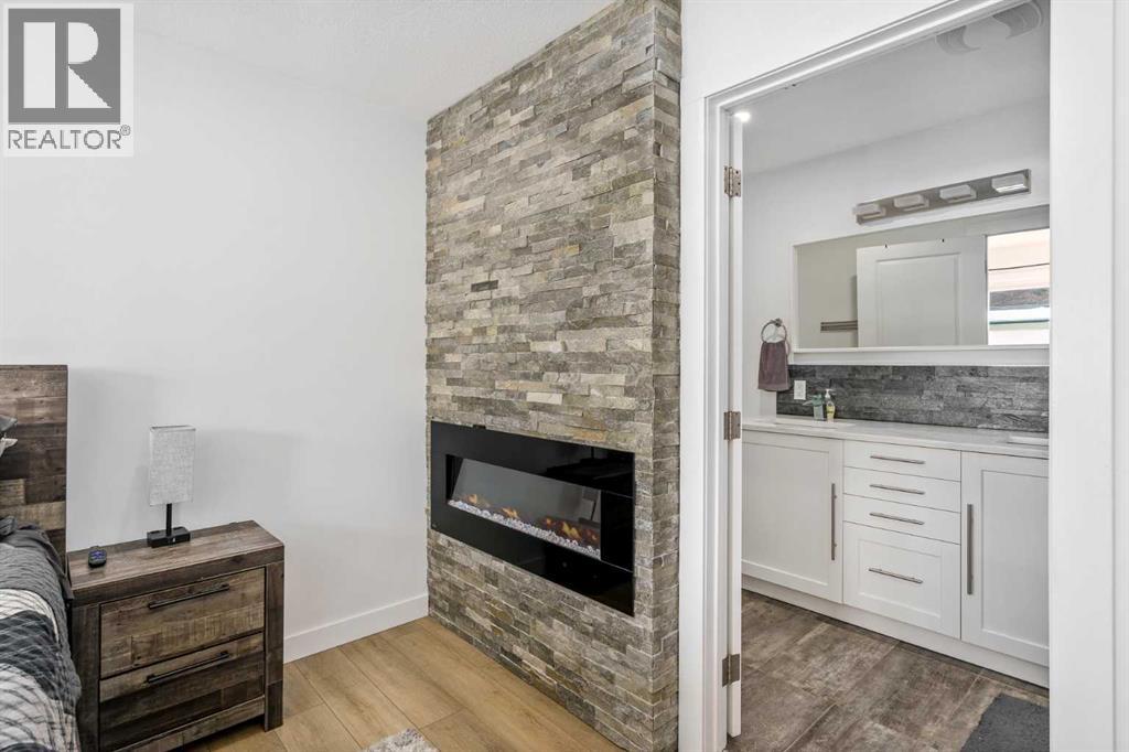 Single Family House Bungalow for Sale in  Silvercreek Close NW Silver Springs Calgary 