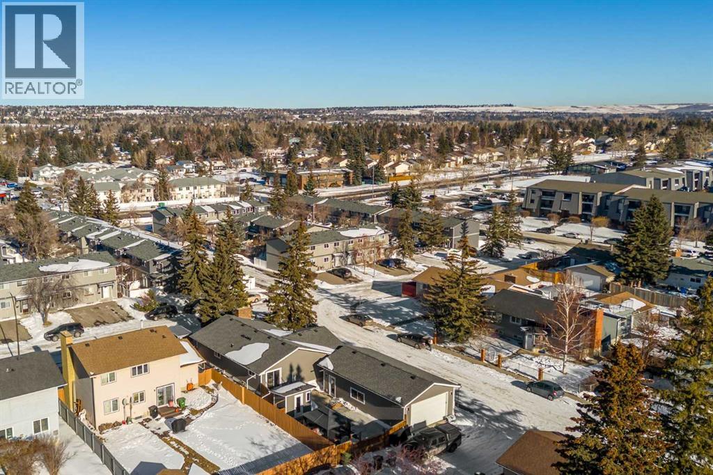 Single Family House Bungalow for Sale in  Silvercreek Close NW Silver Springs Calgary 