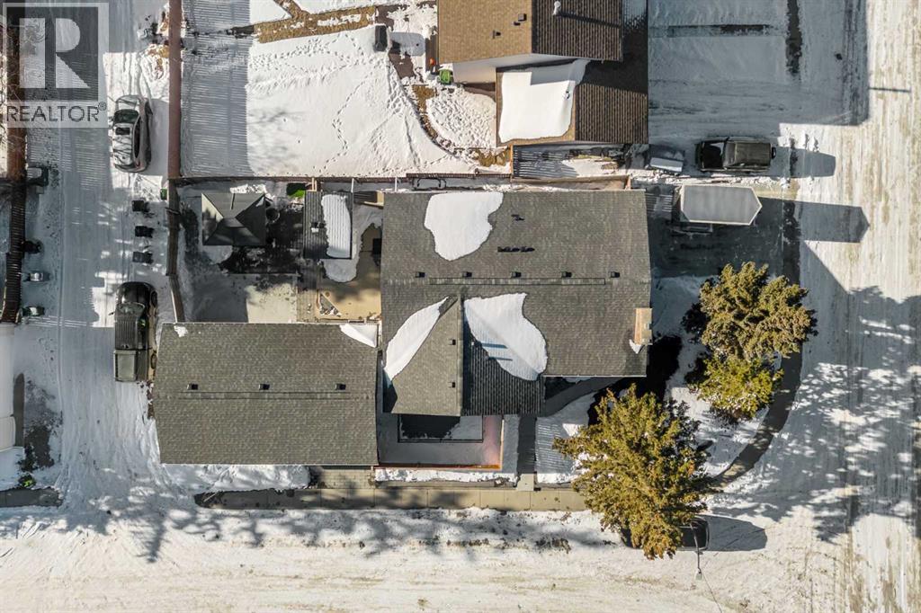 Single Family House Bungalow for Sale in  Silvercreek Close NW Silver Springs Calgary 