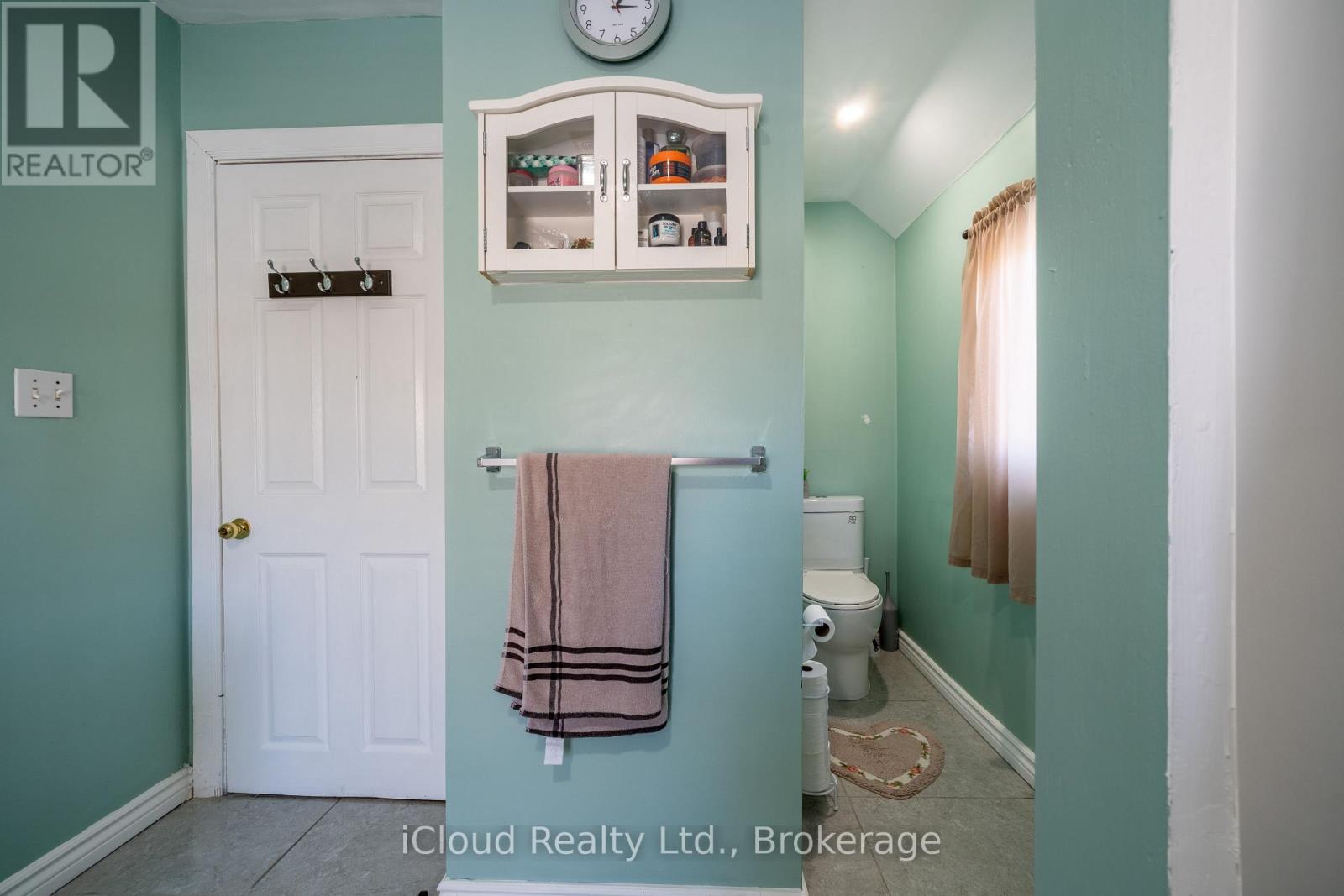 2 RICHMOND AVENUE - 18