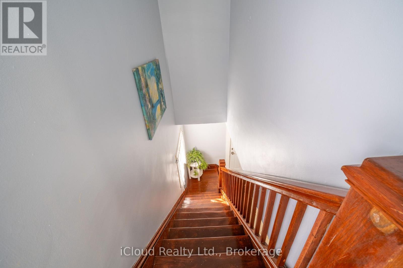 2 RICHMOND AVENUE - 21