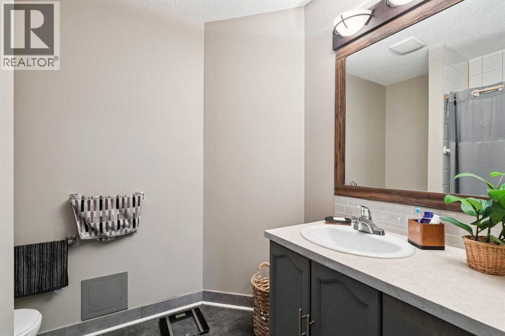 Single Family House for Sale in   Harvest Gold Manor NE Harvest Hills Calgary 