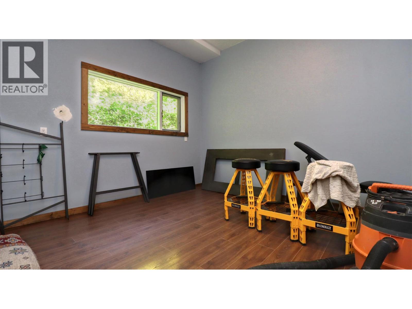 5795 Squilax-Anglemont Road - 15
