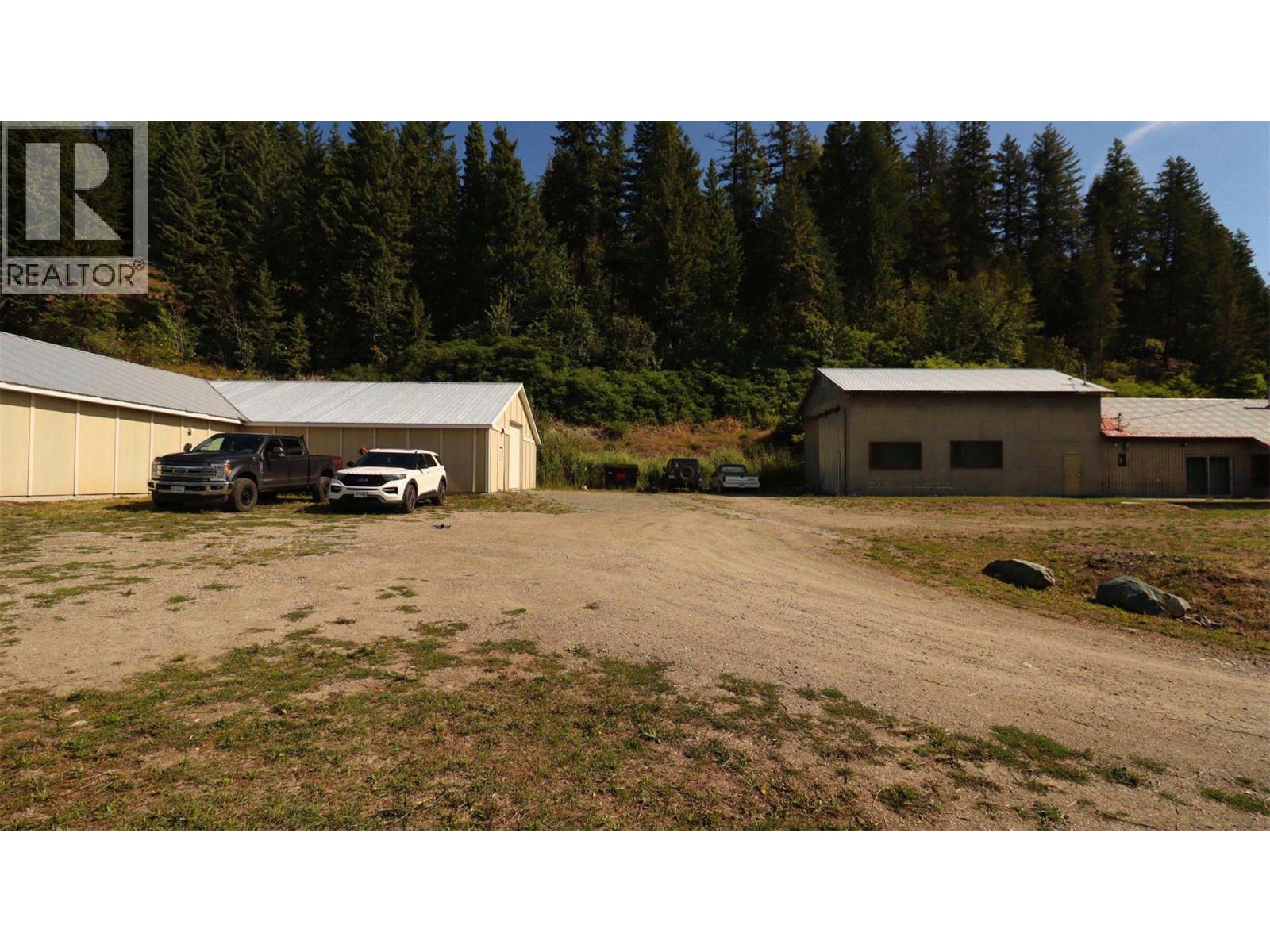 5795 Squilax-Anglemont Road - 10