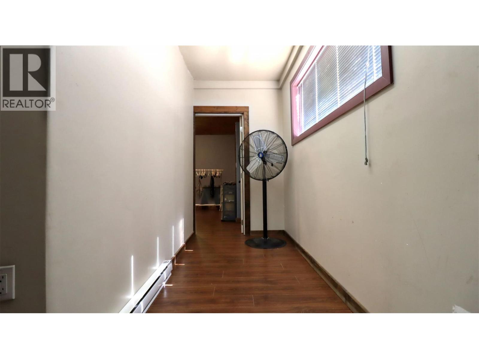 5795 Squilax-Anglemont Road - 22