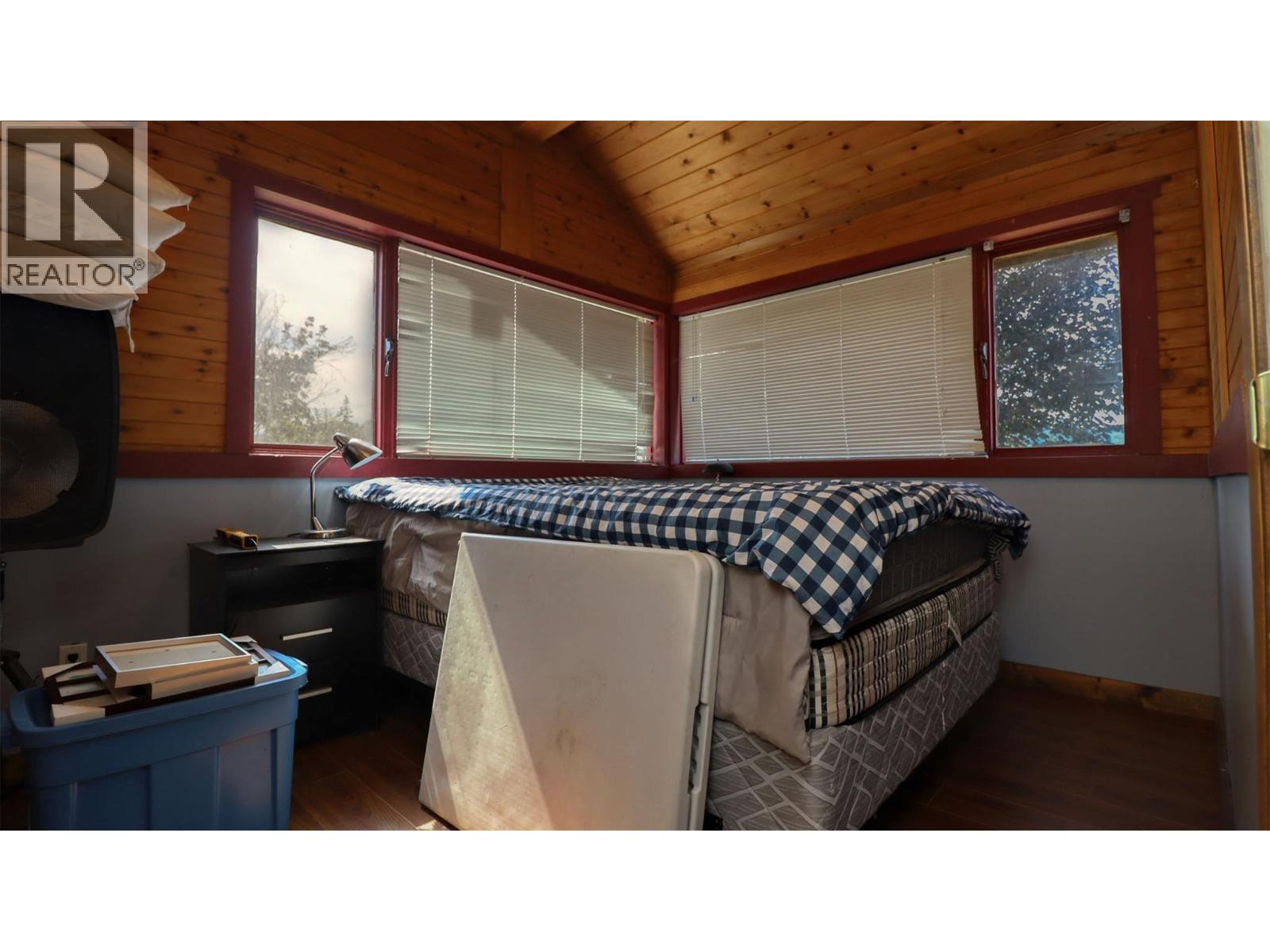 5795 Squilax-Anglemont Road - 23