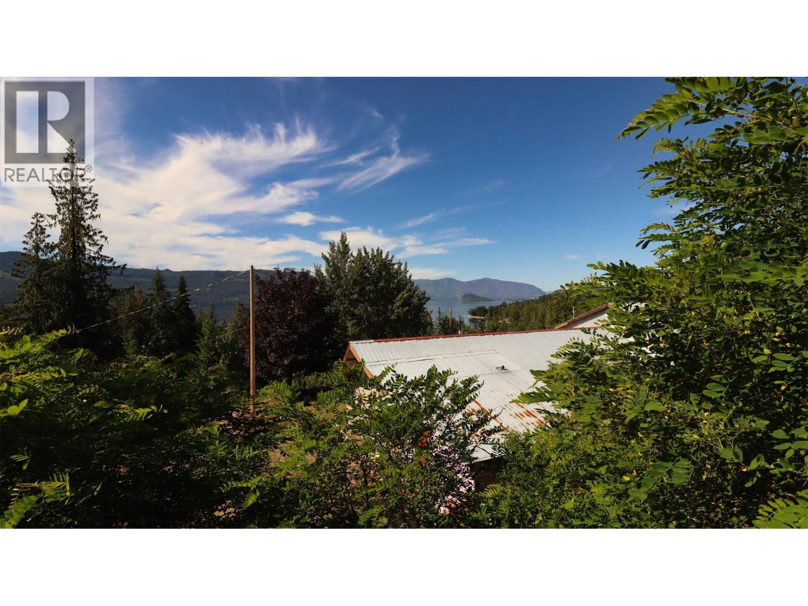 5795 Squilax-Anglemont Road, Celista
