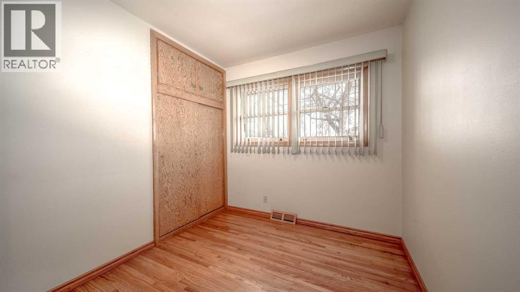 Single Family House Bungalow for Sale in  Marlowe Place NE Winston Heights/Mountview Calgary 