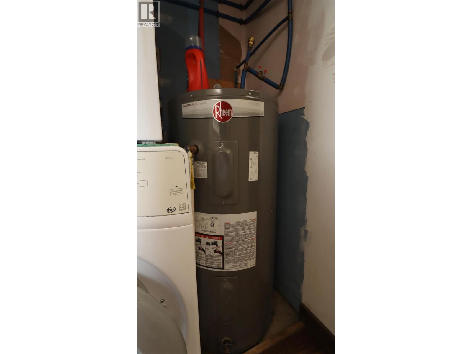 5795 Squilax-Anglemont Road, Celista