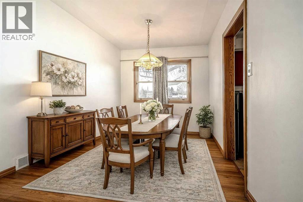 Single Family House Bungalow for Sale in  Marlowe Place NE Winston Heights/Mountview Calgary 