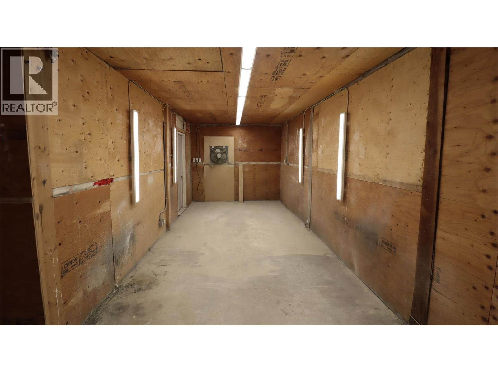 5795 Squilax-Anglemont Road - 42