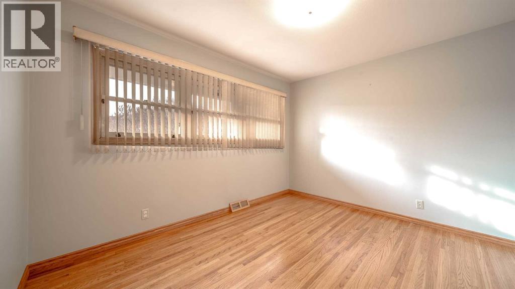 Single Family House Bungalow for Sale in  Marlowe Place NE Winston Heights/Mountview Calgary 