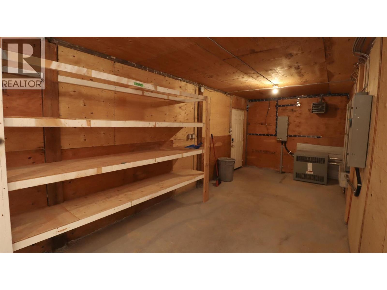 5795 Squilax-Anglemont Road - 45