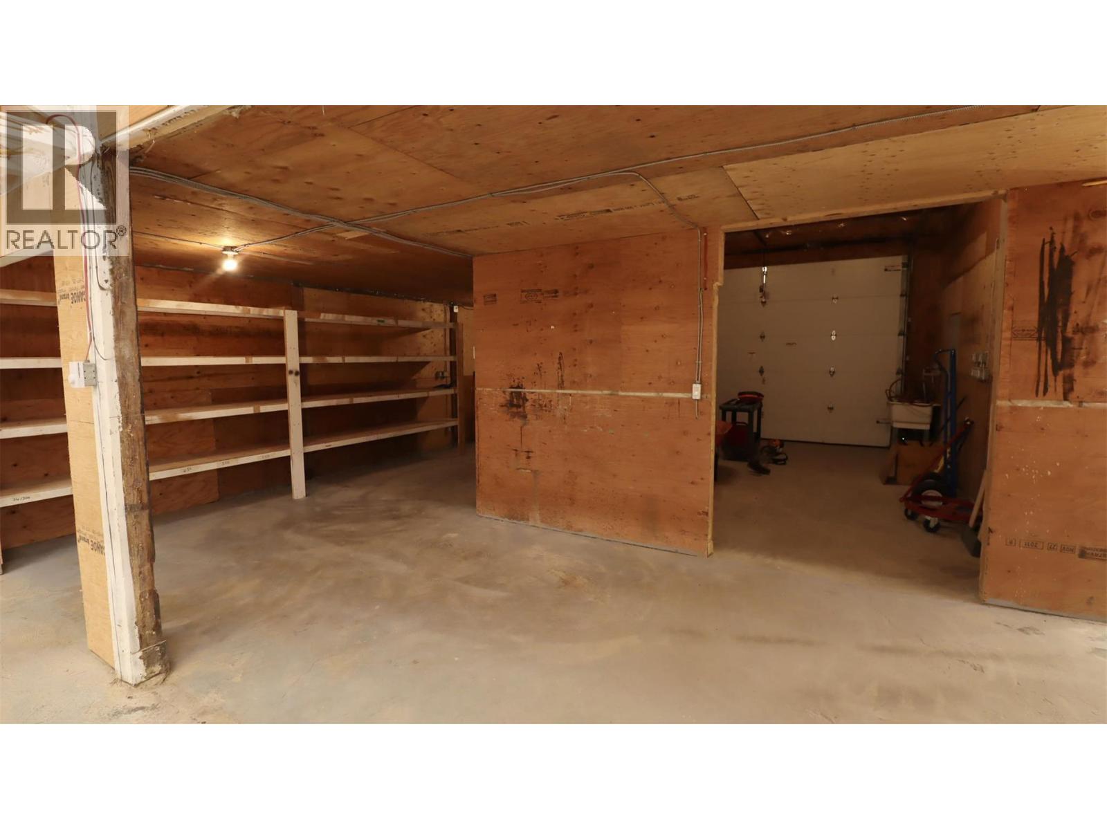 5795 Squilax-Anglemont Road - 41