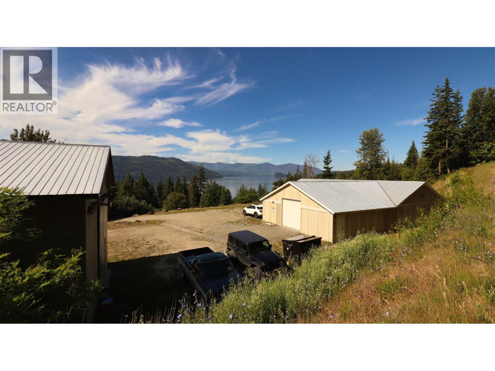 5795 Squilax-Anglemont Road, Celista