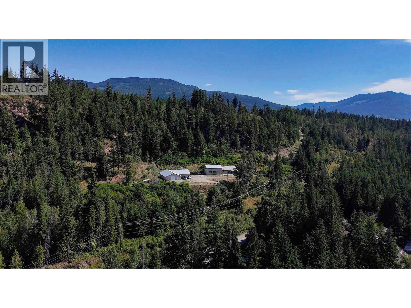 5795 Squilax-Anglemont Road, Celista