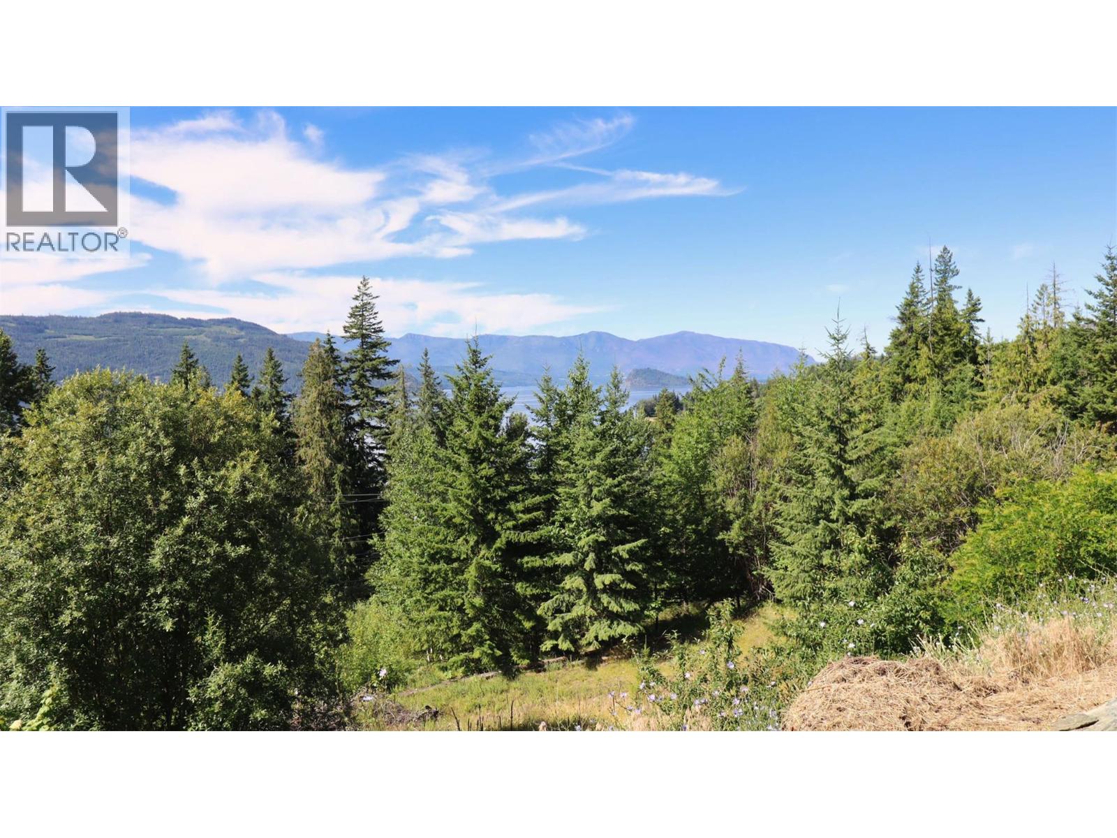 5795 Squilax-Anglemont Road, Celista