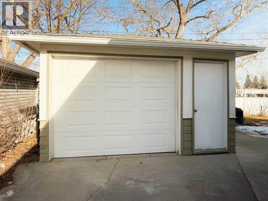 Single Family House Bungalow for Sale in  Marlowe Place NE Winston Heights/Mountview Calgary 