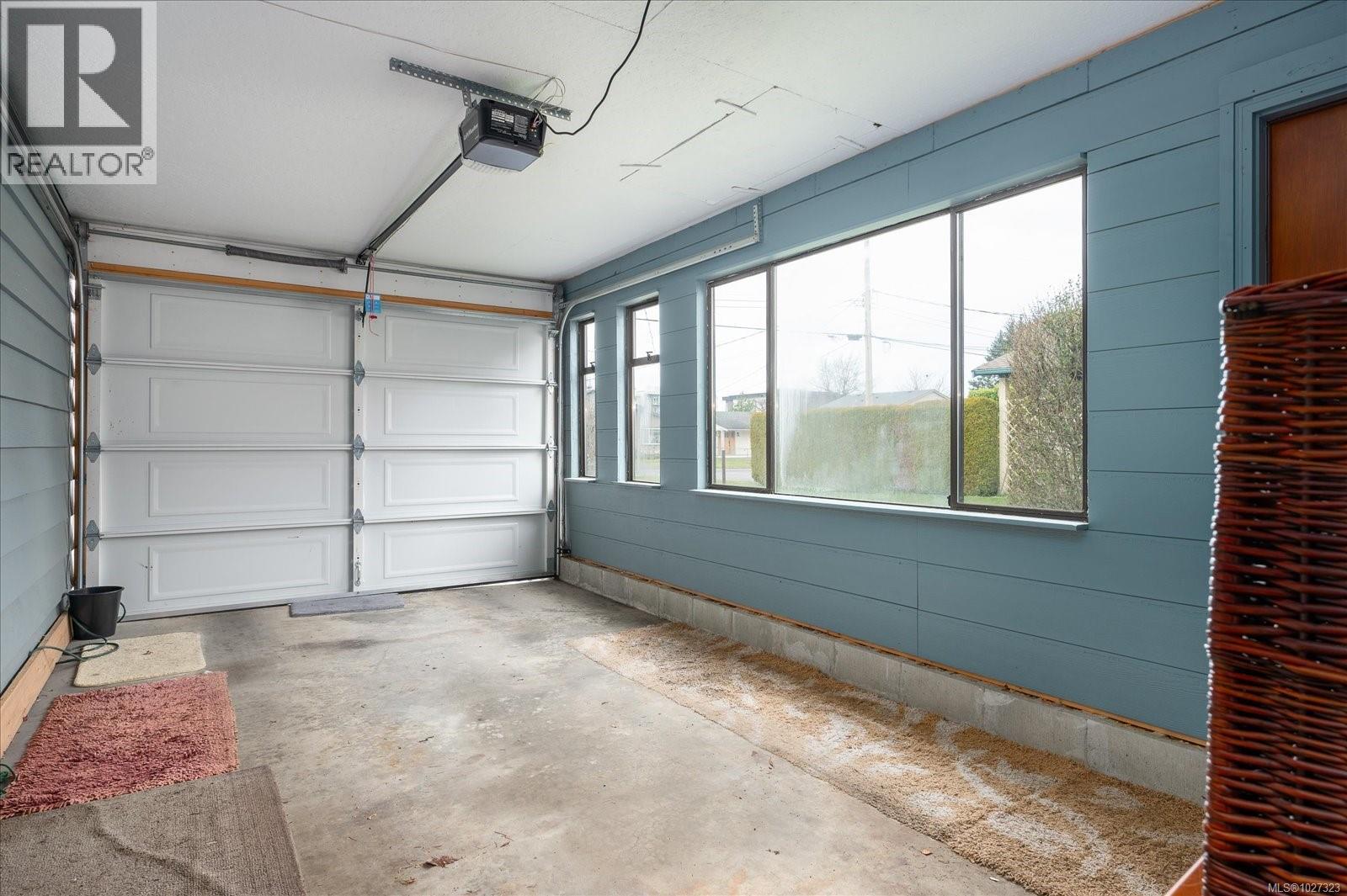 230 Evergreen St, Parksville