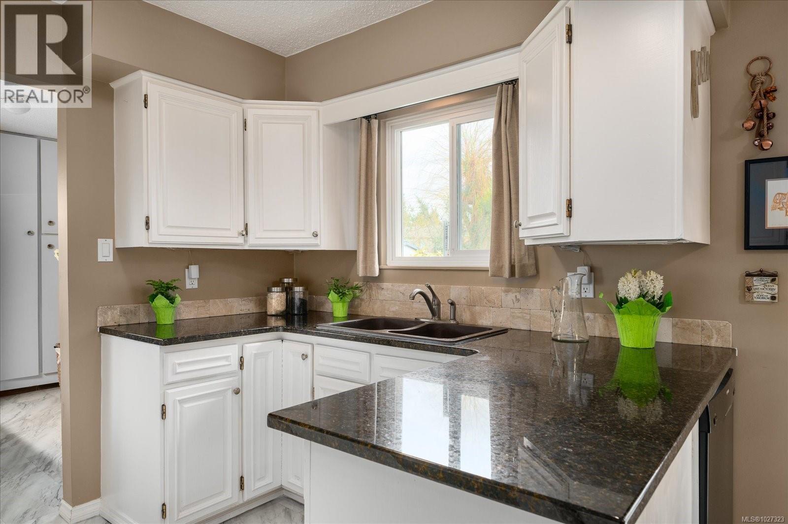 230 Evergreen St, Parksville