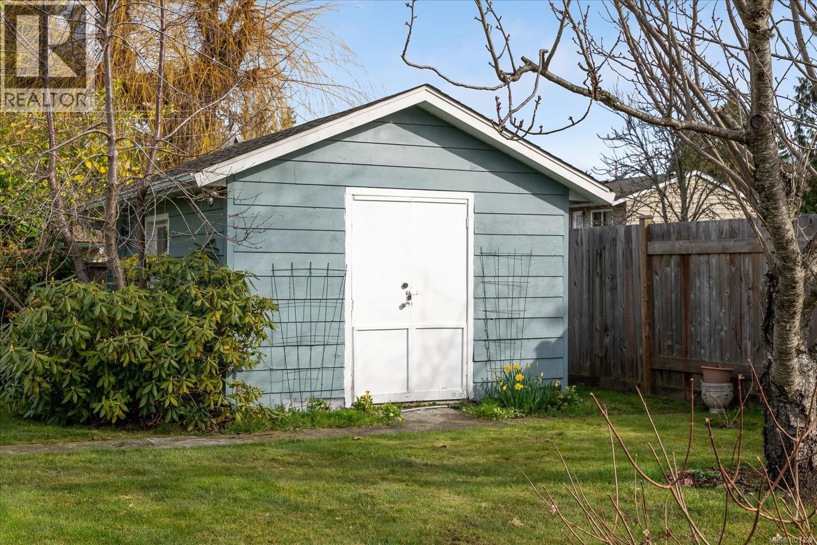 230 Evergreen St, Parksville