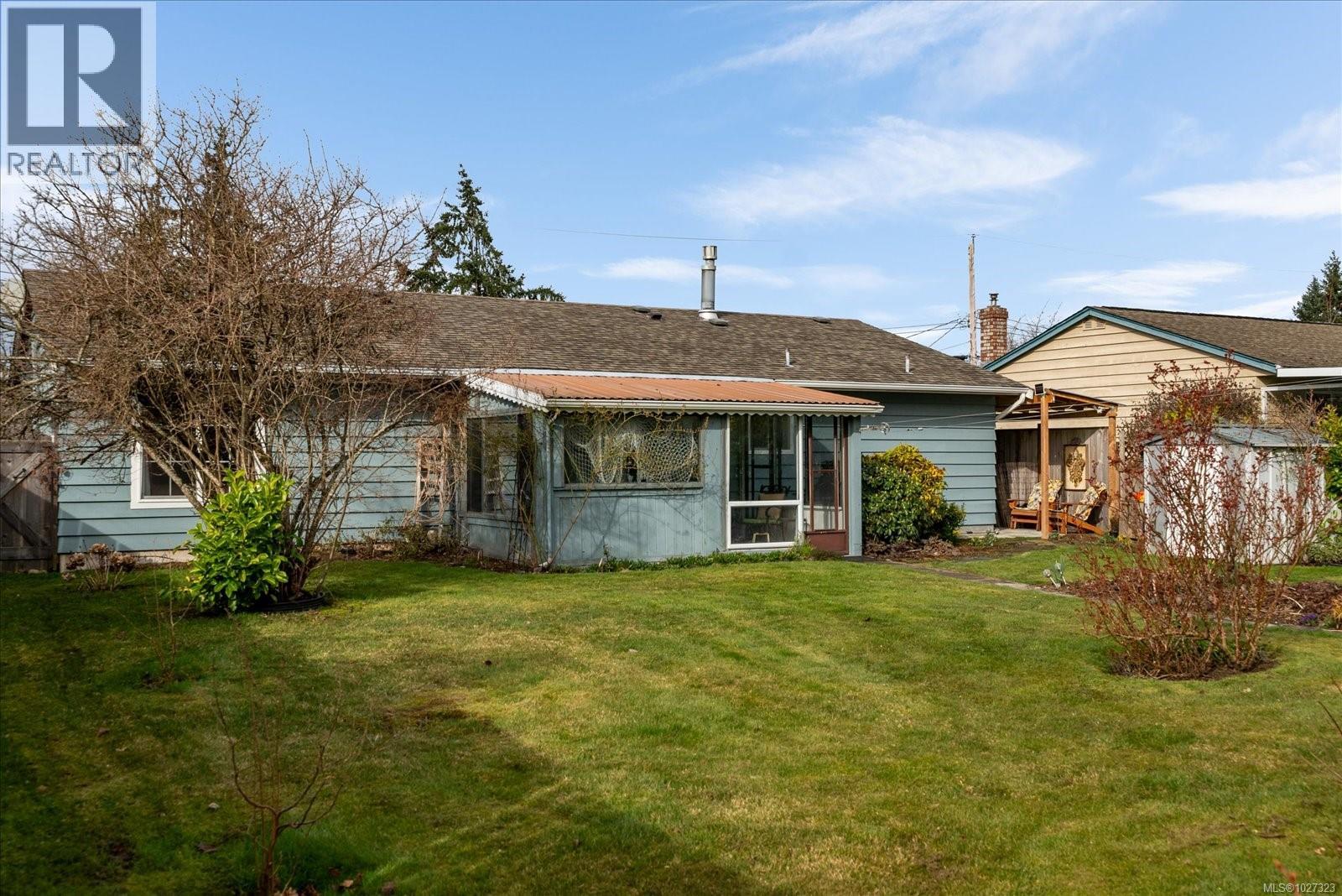 230 Evergreen St, Parksville