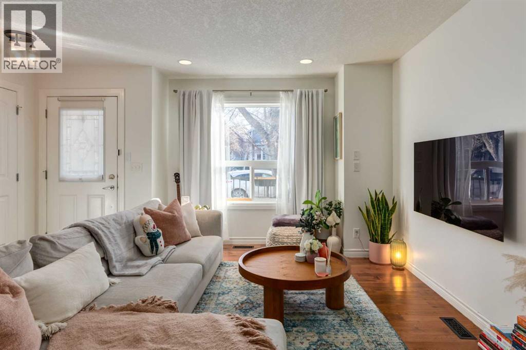 Single Family House for Sale in    Avenue NE Renfrew Calgary 