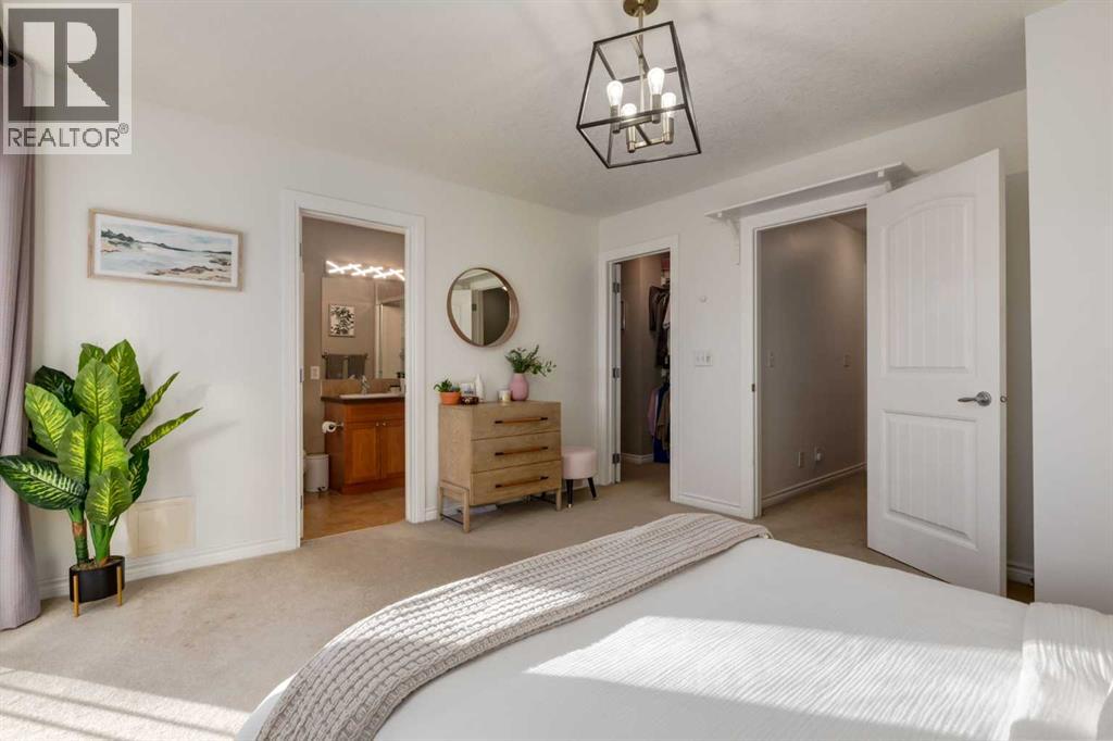 Single Family House for Sale in    Avenue NE Renfrew Calgary 