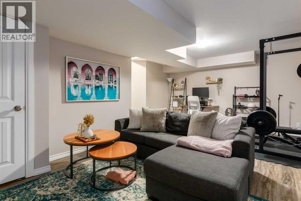 Single Family House for Sale in    Avenue NE Renfrew Calgary 