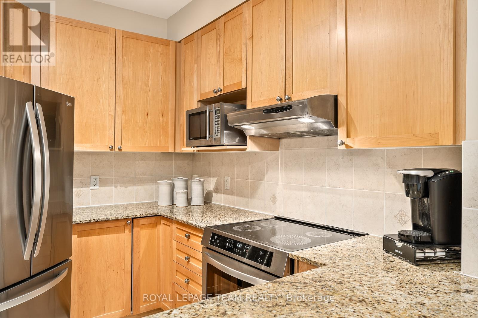 #230 205 BOLTON STREET - 5