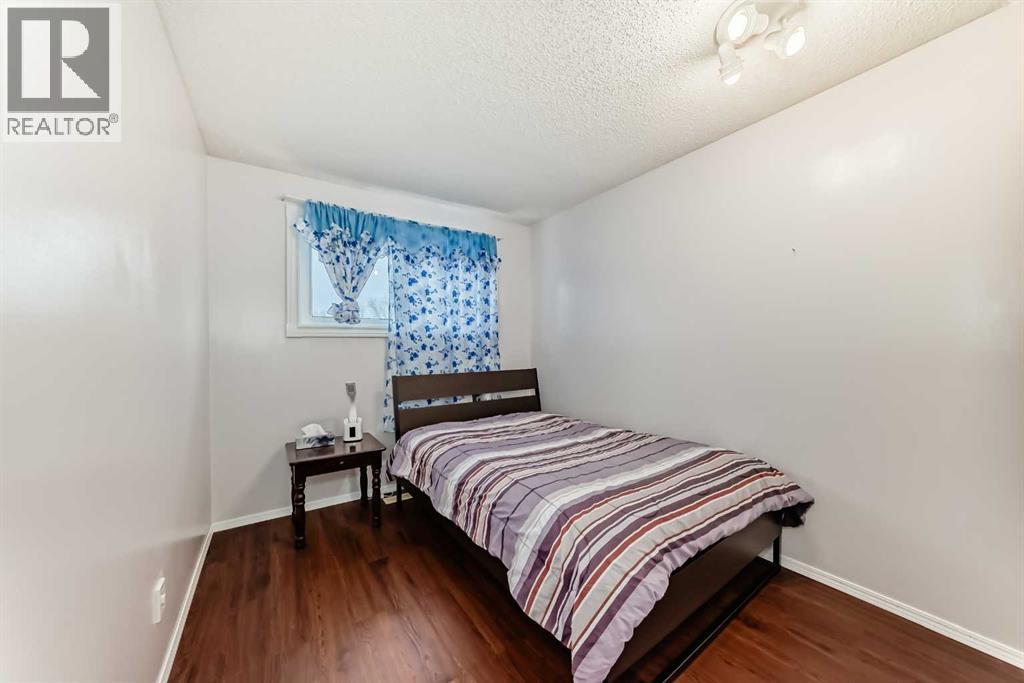 Single Family House 4 Level for Sale in   Street SW Shawnessy Calgary 